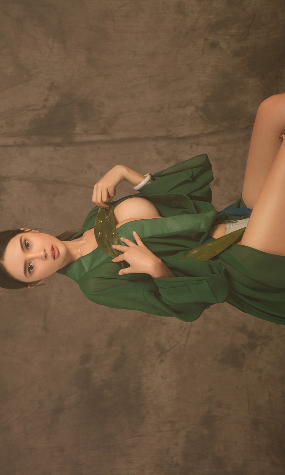 [Ugirls尤果网]爱尤物APP 2019.06.07 No.1479 香食 Angela楚楚 金露